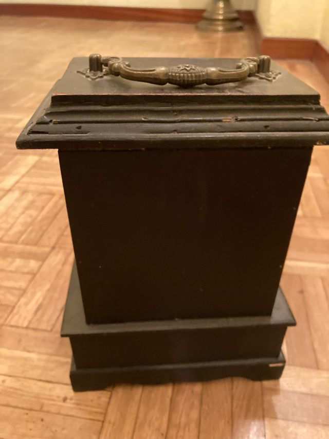 Reloj de sobremesa con Cajón
