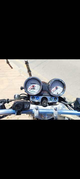Vendo moto kawasaki
