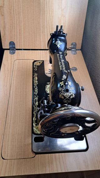 Maquina de coser SINGER