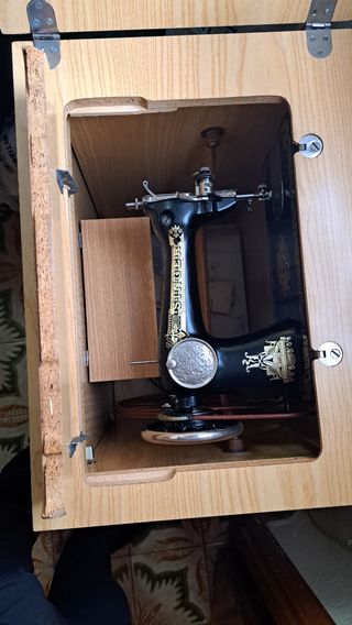 Maquina de coser SINGER