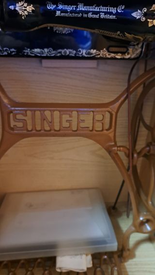 Maquina de coser SINGER