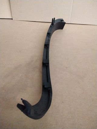 562719000C - Deflector superior Piaggio Hexagon