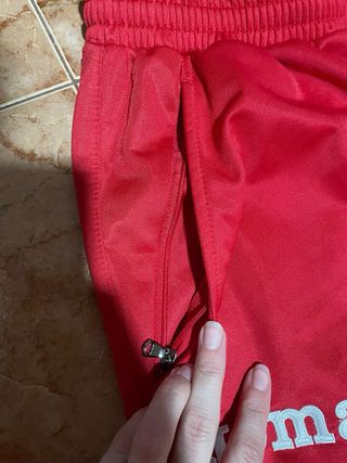 Pantalón de deporte rojo de Joma