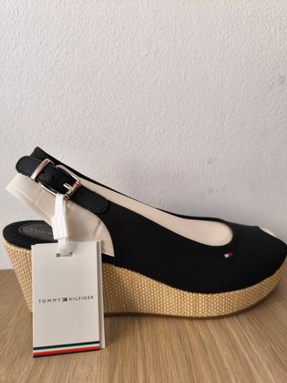 SANDALIAS CUÑA TOMMY HILFIGER. NUEVAS!