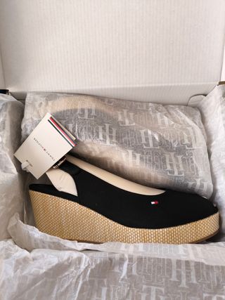 SANDALIAS CUÑA TOMMY HILFIGER. NUEVAS!