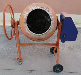 Hormigonera 140L. Alquiler.