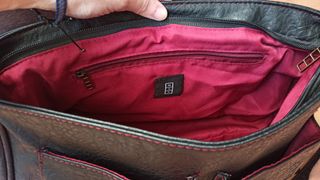 Bolso grande negro, misako