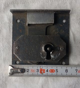 Antigua cerradura para muebles