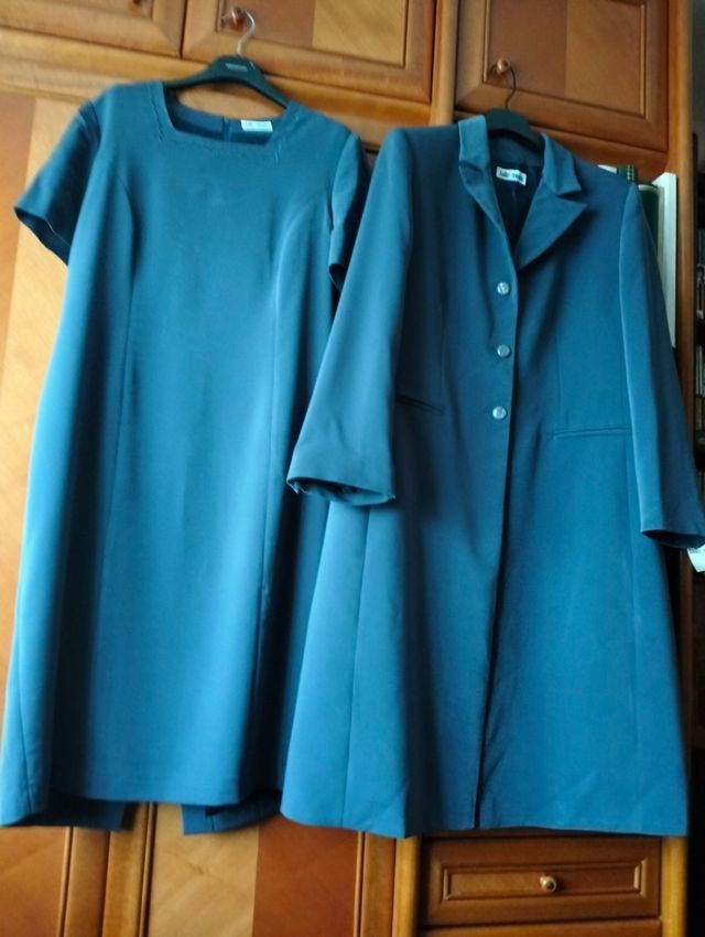 Traje de vestido y abrigo