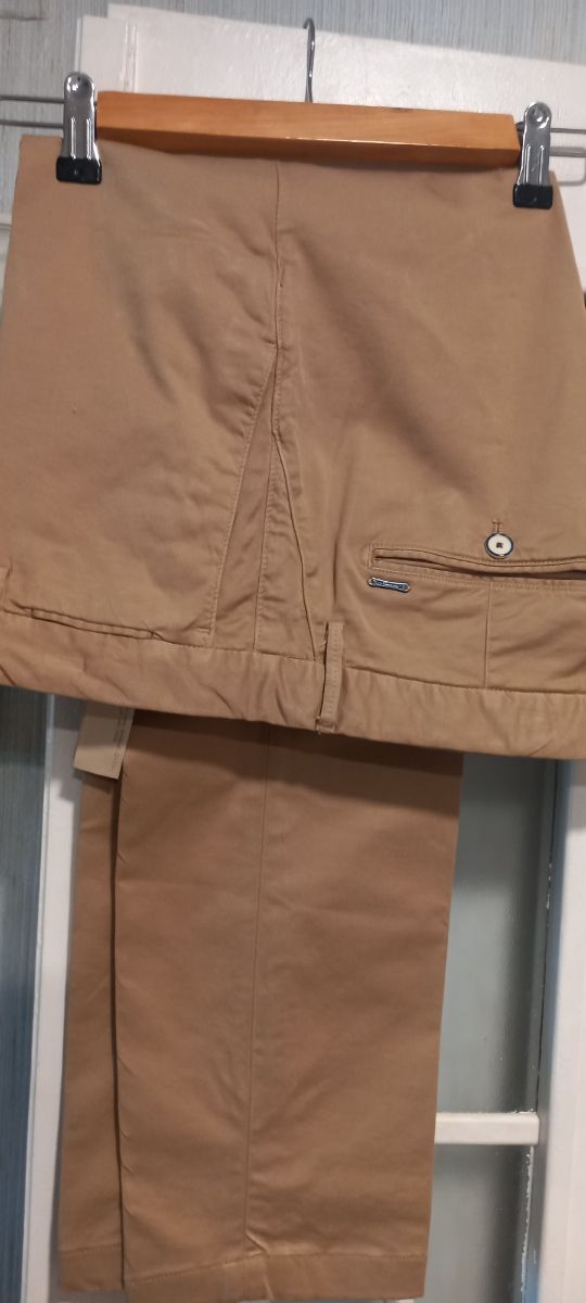 Pantalón camel hombre talla 46 Massimo Dutti
