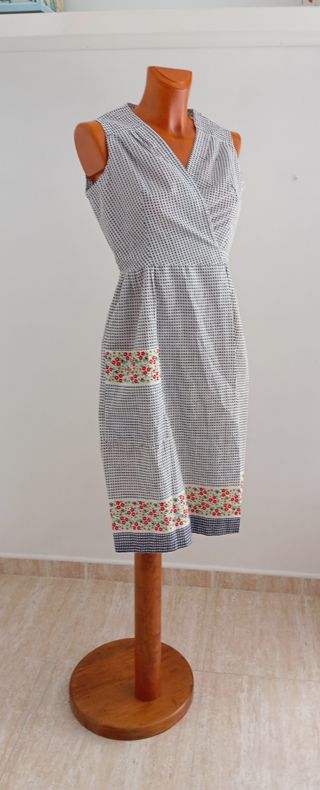 Vestido vintage wrap. Delantal.Nuevo.
