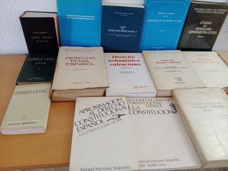Lote de Libros jurídicos 17 en total