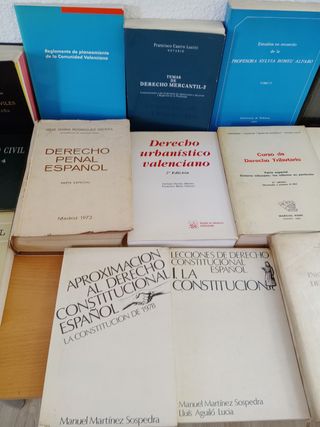 Lote de Libros jurídicos 17 en total
