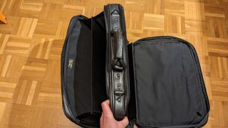 Maletin para documentos y ordenador portatil.