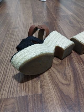 Sandalias piel Bimba y Lola talla 37