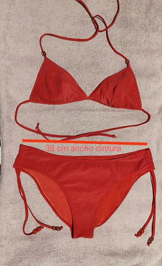 BIKINI ROSA FUCSIA. CINTAS Y ABALORIOS. SIN TARA.