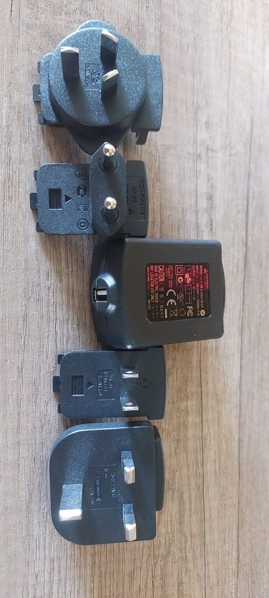 Adaptador enchufe universal de viaje