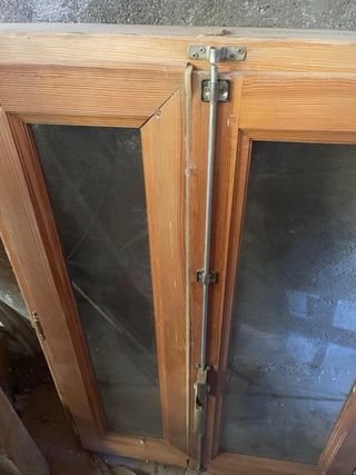 Ventana de madera antigua