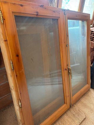 Ventana de madera antigua