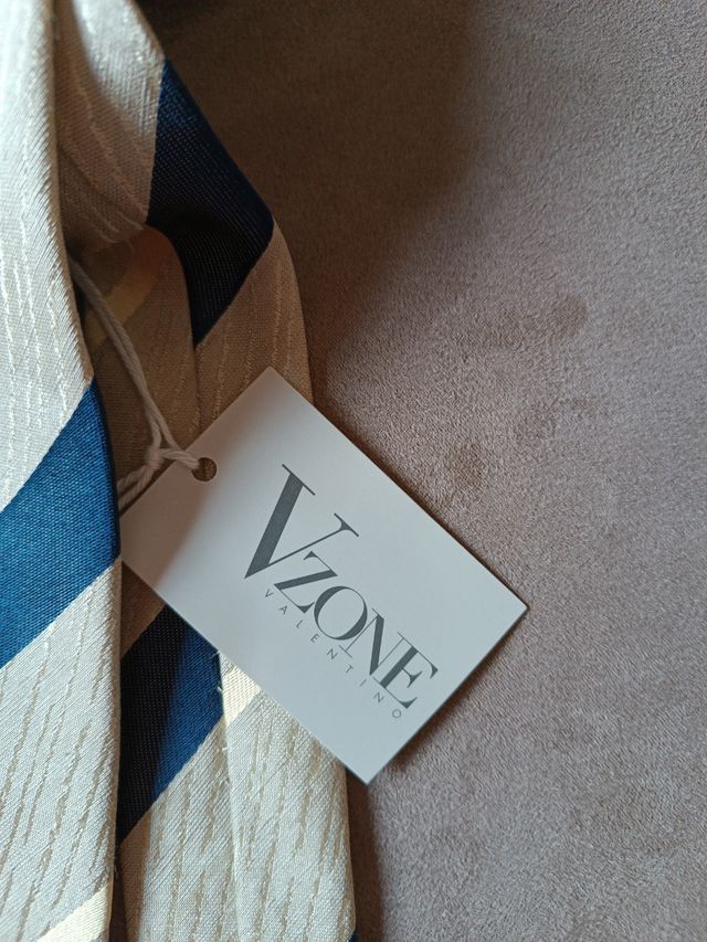 Cravatta in pura seta Valentino