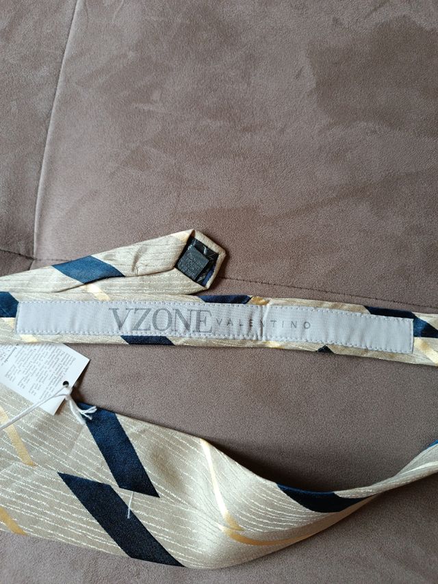 Cravatta in pura seta Valentino