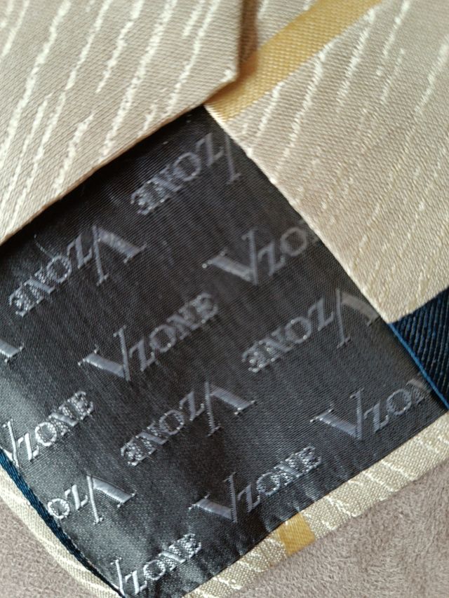 Cravatta in pura seta Valentino