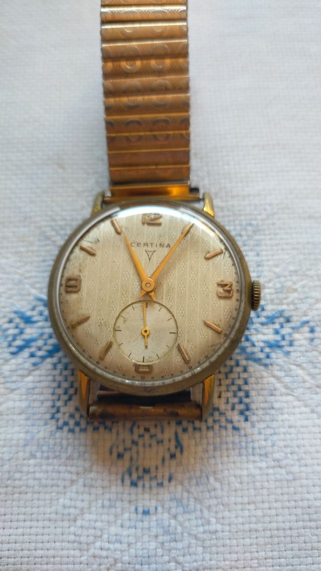 CERTINA CON KF 330. ESFERA TEXTURADA VINTAGE.