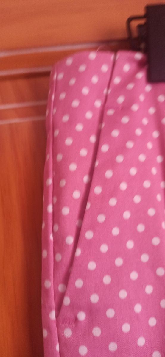 Pantalón chino de lunares