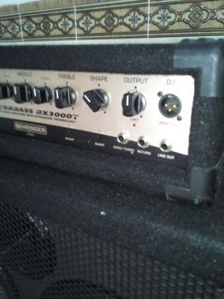 Amplificador bajo 300vatios behinger