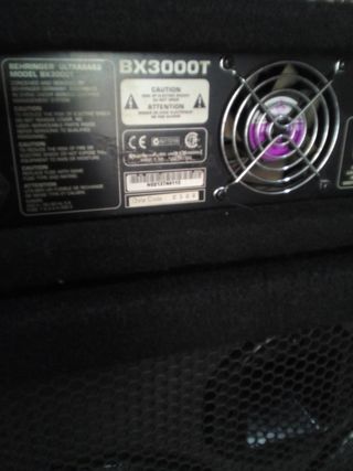 Amplificador bajo 300vatios behinger