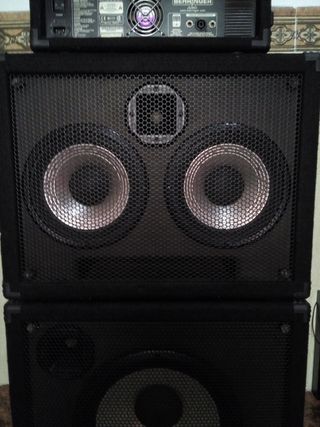 Amplificador bajo 300vatios behinger