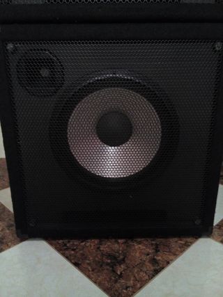 Amplificador bajo 300vatios behinger