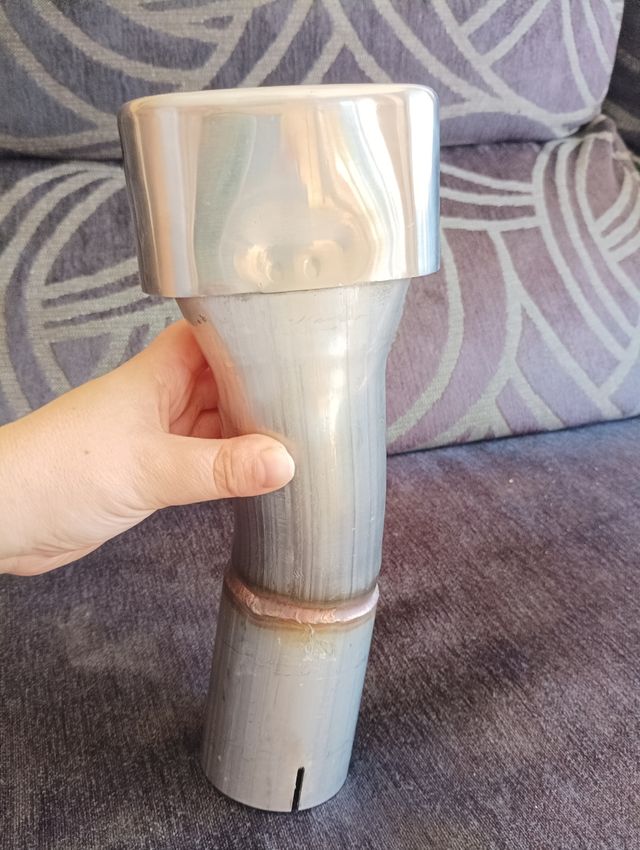 Embellecedor salida de escape coche