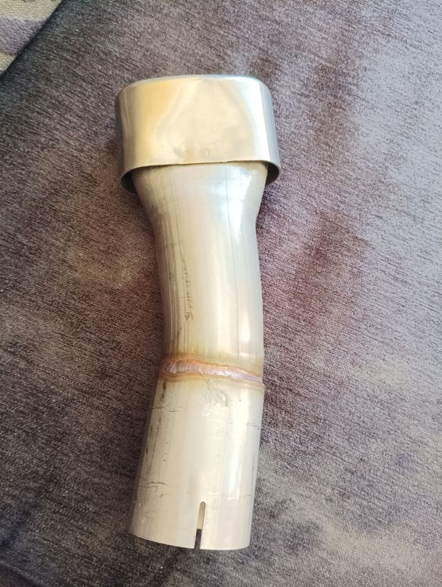 Embellecedor salida de escape coche