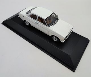 FORD ESCORT 1971 1/43 MINICHAMPS 100 YEARS FORD