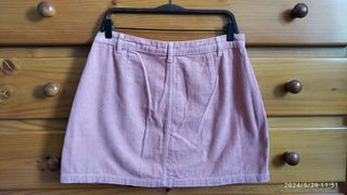 Falda corta Stradivarius