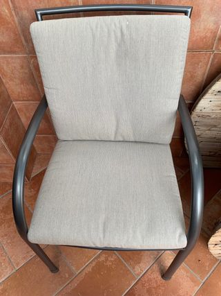 Dos sillones terraza   con cojines y  respaldo