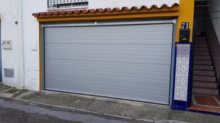 Puerta seccional garaje