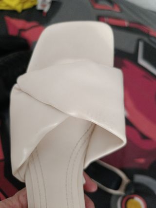 Zapatos mules blancos