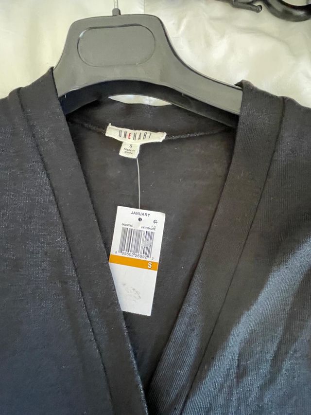 Rebeca con detalle en mangas