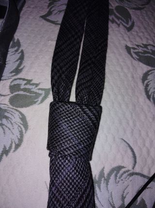 Corbatas con etiqueta 