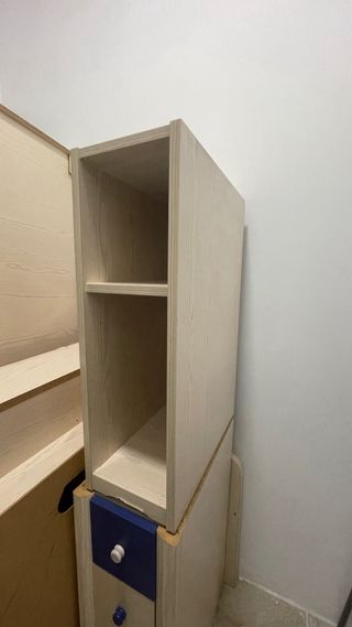 Muebles de madera / Habitación juvenil