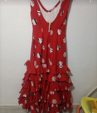 Traje de gitana color rojo con lunares talla 38