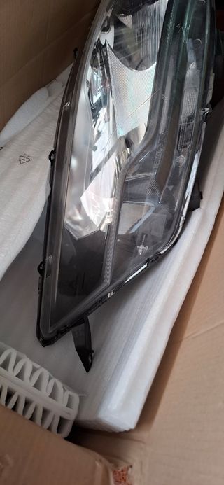 Faro delantero Iveco Daily 2022 – Izquierdo
