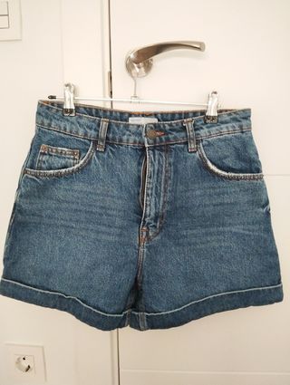 Pantalones cortos vaqueros de Bershka