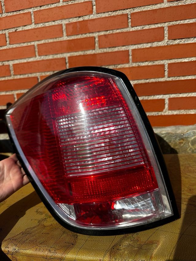 Faro izquierdo opel astra h caravan 04-07