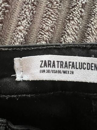 Pantalón de Zara