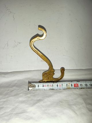 Antiguo anillero figura muebles bronce pez