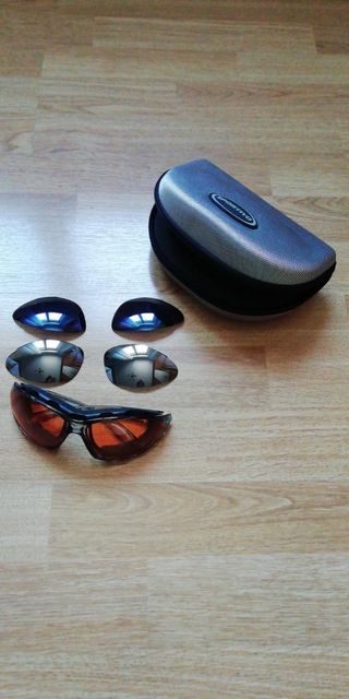 MOTO chaqueta, gafas y guantes 