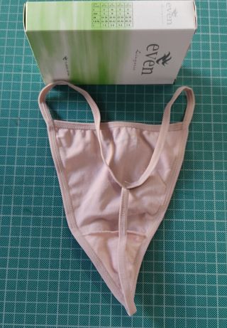 Dos tangas talla M, color piel, Even
